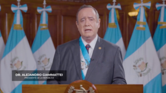 Giammattei llama a retomar actividades de Independencia pero con precauciones