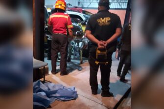 Uno muere en el lugar del ataque y otro es llevado a la emergencia