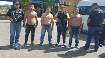 Pandilleros salvadoreños que huían a México fueron detenidos en una frontera de Petén