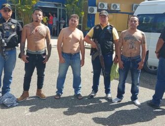 Pandilleros salvadoreños que huían a México fueron detenidos en una frontera de Petén