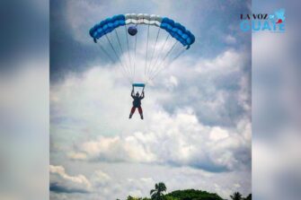 Abren curso de paracaidismo para civiles