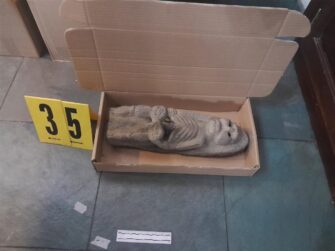 Hallan más piezas arqueológicas vinculadas con estadounidenses capturados en aeropuerto La Aurora
