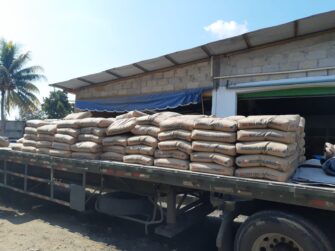 CONSIGNAN MÁS DE 622 BOLSAS DE CEMENTO | MP no consigna a individuo para evitar conflictos con población