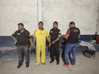 ACUSADOS DE MILLONARIO ROBO | PNC arresta a tres empleados de una empresa de seguridad