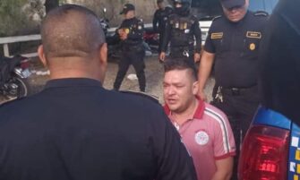 El «Canche Heredia» se arrodilla y pide perdón por sus actos