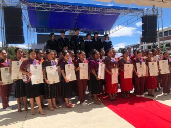 Más de 40 mujeres se gradúan como Técnico Universitario en Partería