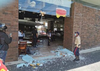 Reportan dos mujeres capturadas tras accidente en pastelería de Mixco