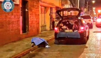 Ataque armado en zona 1 deja una mujer fallecida y una persona herida