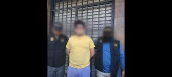 Sujeto es capturado al tener contenido indebido de menores de edad