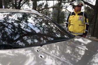 Disparan contra piloto de vehículo en carril auxiliar del Anillo Periférico