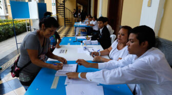 Hay más mujeres empradronadas que hombres para las elecciones 2023