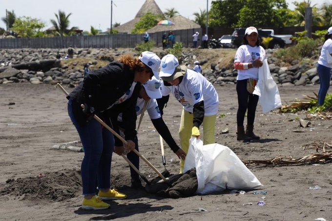 Casi 50 toneladas de basura dejaron veraneantes en playas de siete ...