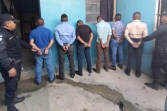 SEIS CAPTURADOS | Estaban armados en la vía pública