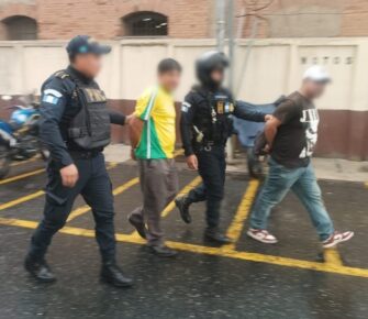 Cinco hombres detenidos por violar ley seca este sábado