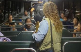 Coordinan expulsión de 17 migrantes venezolanos y ecuatorianos