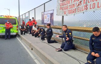 Hombre se lanza al vacío desde el puente El Incienso: Hace una semana se reparó la malla