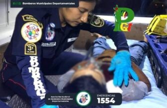 Atacan a balazos al hijo de un pastor en plena transmisión en vivo de una prédica religiosa en redes sociales