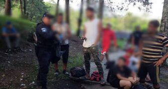 PNC brinda apoyo humanitario y asiste a 160 extranjeros en Esquipulas, Chiquimula