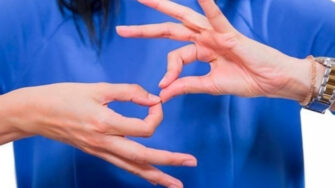 Día Internacional de la Lengua de Señas: Celebrando la comunicación y los derechos de las personas sordas