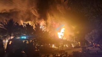 Continua incendio en fábrica de pinturas en carretera de Escuintla a Masagua