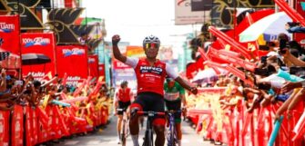 Sergio Chumil se corona en la cuarta etapa de la Vuelta a Guatemala