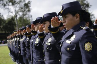 Ministro de Gobernación anuncia aumento salarial para agentes de la PNC