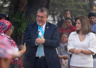 Presidente Arévalo retira seguridad a exfuncionarios de Giammattei