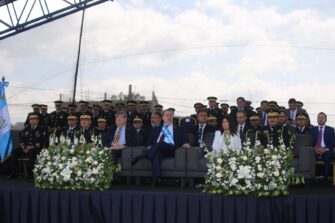 Presidente Arévalo y ministro Jiménez encabezan presentación de la Policía Nacional Civil