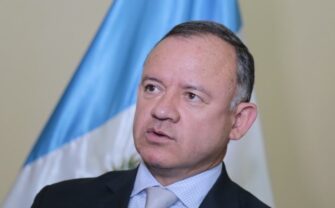 Exministro de Gobernación David Napoleón Barrientos Girón es aprehendido por incumplimiento de deberes