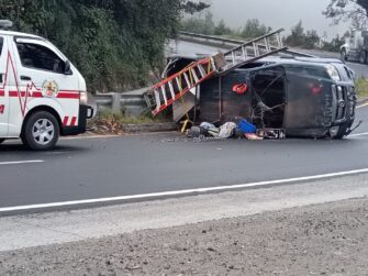 Volcamiento en la ruta Interamericana: tripulantes con alteración nerviosa