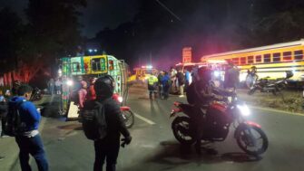 Vuelco de bus en ruta a El Salvador deja ocho heridos y obstruye tráfico en Fraijanes