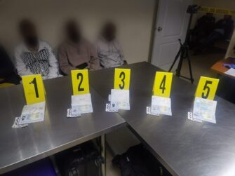 Cuatro detenidos por documentos falsos en Aeropuerto Internacional La Aurora