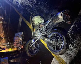 Fatal accidente vial en Sacatepéquez: Dos motociclistas colisionaron y una mujer falleció en el hospital