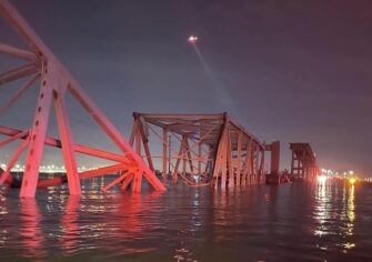 Baltimore: Barco carguero colisiona con puente Francis Scott Key, provocando su colapso