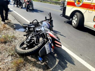 Accidente en ruta: Motorista fallece tras ser atropellado por un autobús que huyó del lugar