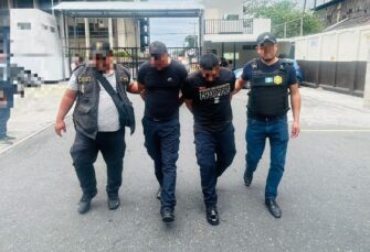 Agentes son capturados y expulsados de la institución policial