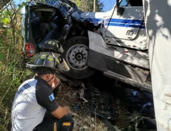 Tráiler causa tragedia en Villa Canales: tres fallecidos y múltiples heridos tras colisión en la ruta a El Salvador