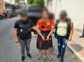 Los capturan por emplear a menores de edad