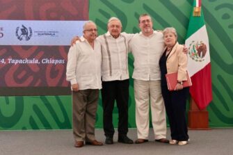 Presidentes de Guatemala y México abordan migración, seguridad y desarrollo