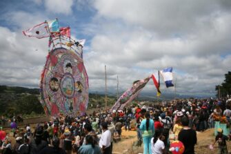 Guatemala busca reconocimiento internacional para los Barriletes Gigantes de Sacatepéquez ante la Unesco