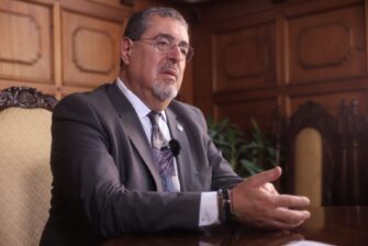 Bernardo Arévalo anuncia envío de 150 oficiales militares a Haití