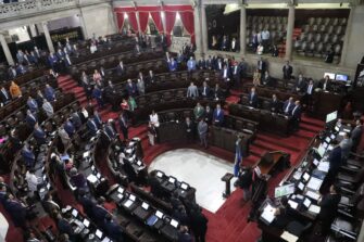 Congreso de Guatemala aprueba otorgar condecoraciones a Adriana Ruano y Jean Pierre Brol