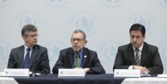 Denuncian millonario fraude en construcción de hospital en Huehuetenango