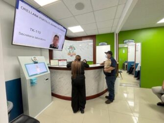 Vecinos denuncian favoritismo en contratos de centro asistencial