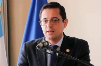 Fiscalía solicita retiro de antejuicio contra secretario de Presidencia por abuso de autoridad y usurpación de atribuciones