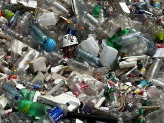 Menor desaparecido en el río Las Vacas; hombres rana luchan contra toneladas de basura en su búsqueda