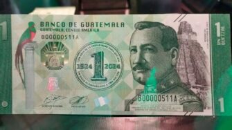 Inicia circulación del billete conmemorativo de Q1 por el centenario del Quetzal como moneda nacional