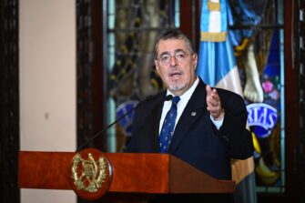 Presidente Arévalo condena allanamiento del MP