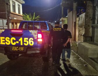 Capturan a hombre con bloqueador de señales y placas falsas tras persecución en Escuintla