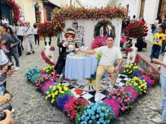 Así se vive el Festival de las Flores de Antigua Guatemala